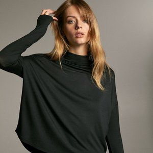 Aritzia Babaton Seaton Green Long Sleeve Turtleneck T-Shirt Size XS